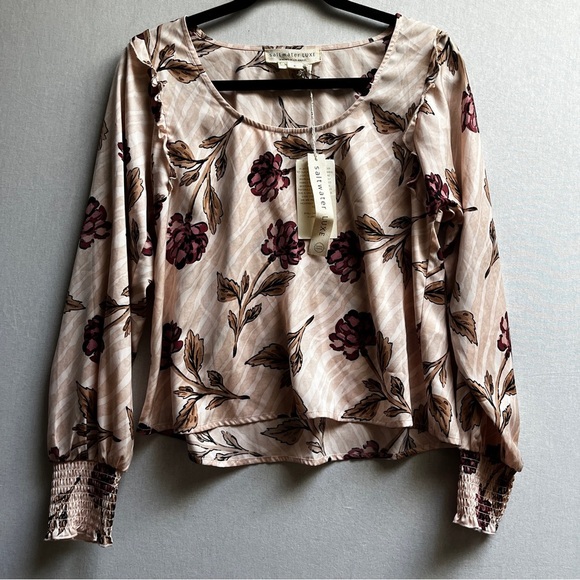 saltwater LUXE Tops - NWT Saltwater LUXE Floral Brown and Cream Blouse Sz S